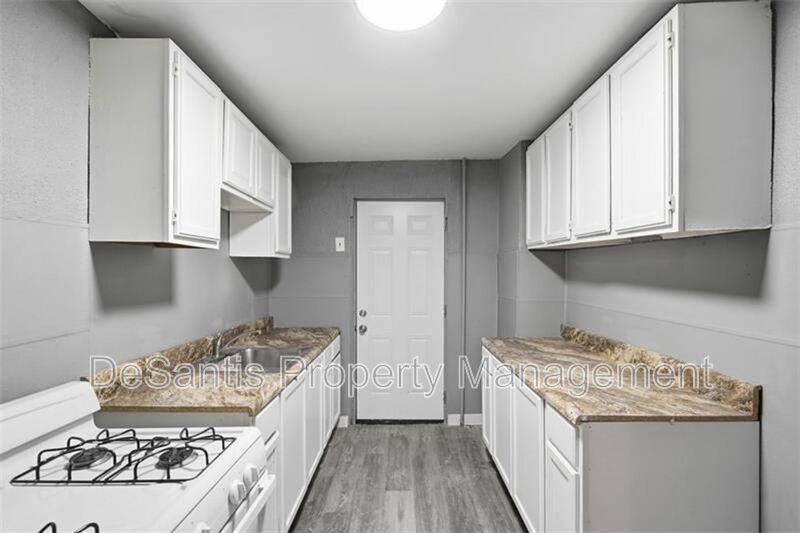 5-bedroom, 1-bath home in East Pittsburgh property image