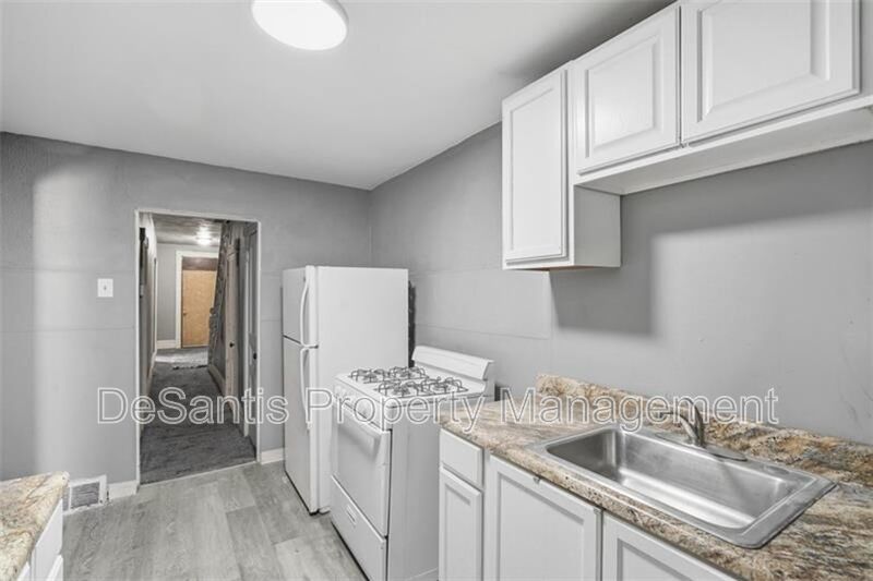 5-bedroom, 1-bath home in East Pittsburgh property image