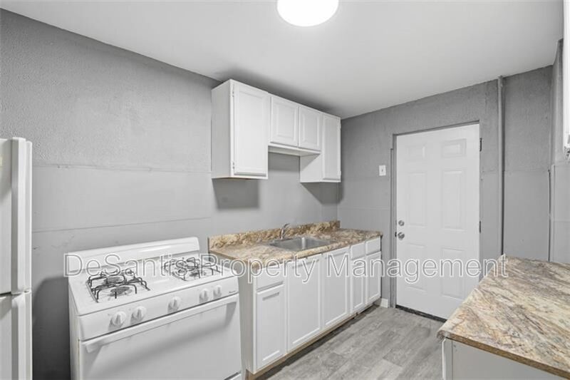 5-bedroom, 1-bath home in East Pittsburgh property image