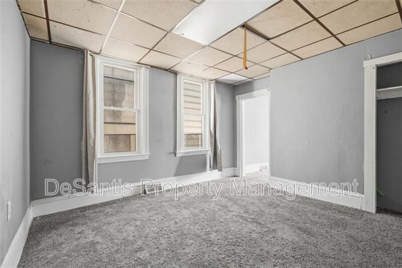 5-bedroom, 1-bath home in East Pittsburgh property image