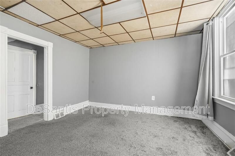 5-bedroom, 1-bath home in East Pittsburgh property image