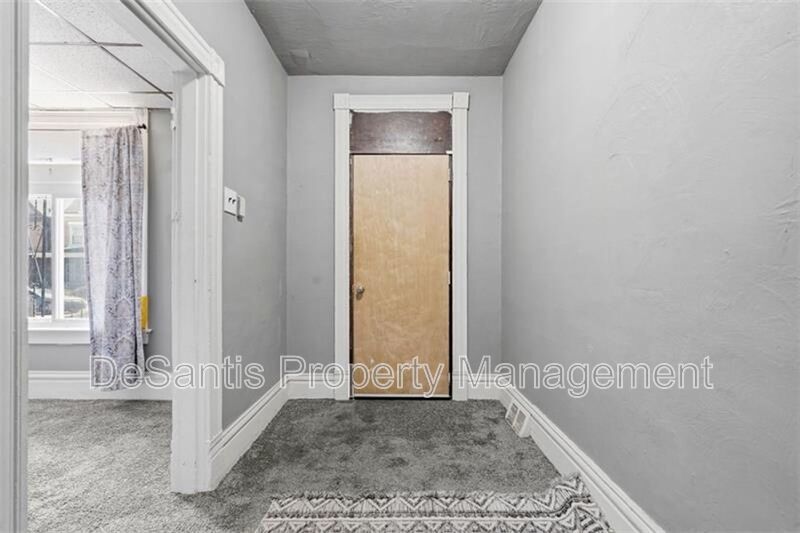 5-bedroom, 1-bath home in East Pittsburgh property image