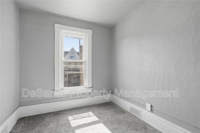 5-bedroom, 1-bath home in East Pittsburgh property image