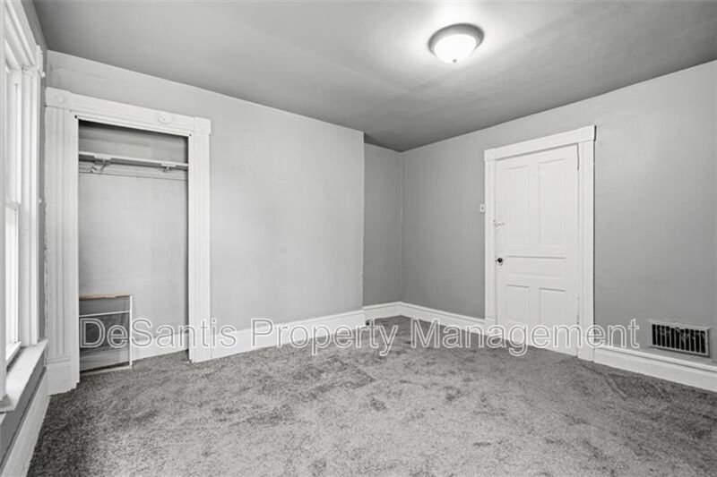 5-bedroom, 1-bath home in East Pittsburgh property image