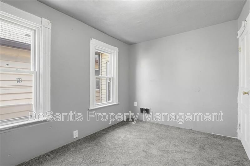 5-bedroom, 1-bath home in East Pittsburgh property image