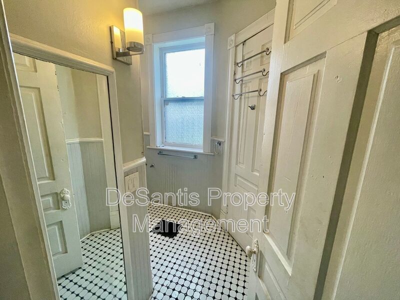 2 Bed 1 Bath- Pittsburgh PA property image