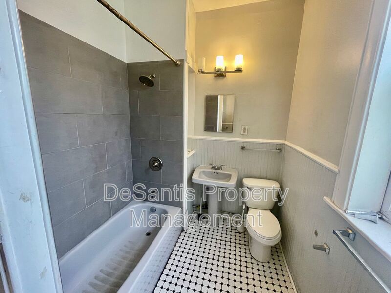 2 Bed 1 Bath- Pittsburgh PA property image