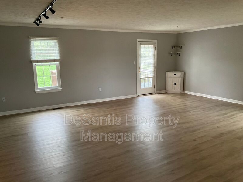 Large 3 Bedroom 2.5 bath townhome with additional finished room. property image