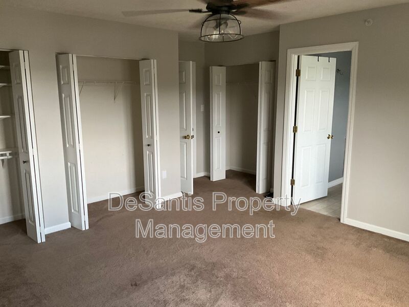 Large 3 Bedroom 2.5 bath townhome with additional finished room. property image