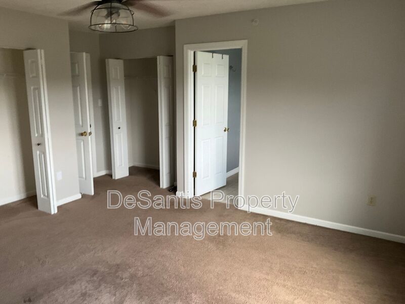 Large 3 Bedroom 2.5 bath townhome with additional finished room. property image