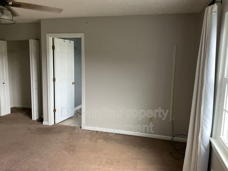 Large 3 Bedroom 2.5 bath townhome with additional finished room. property image