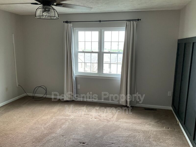 Large 3 Bedroom 2.5 bath townhome with additional finished room. property image
