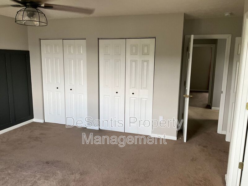 Large 3 Bedroom 2.5 bath townhome with additional finished room. property image