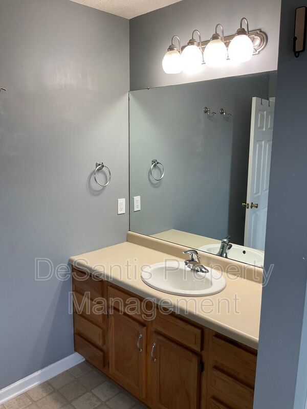 Large 3 Bedroom 2.5 bath townhome with additional finished room. property image
