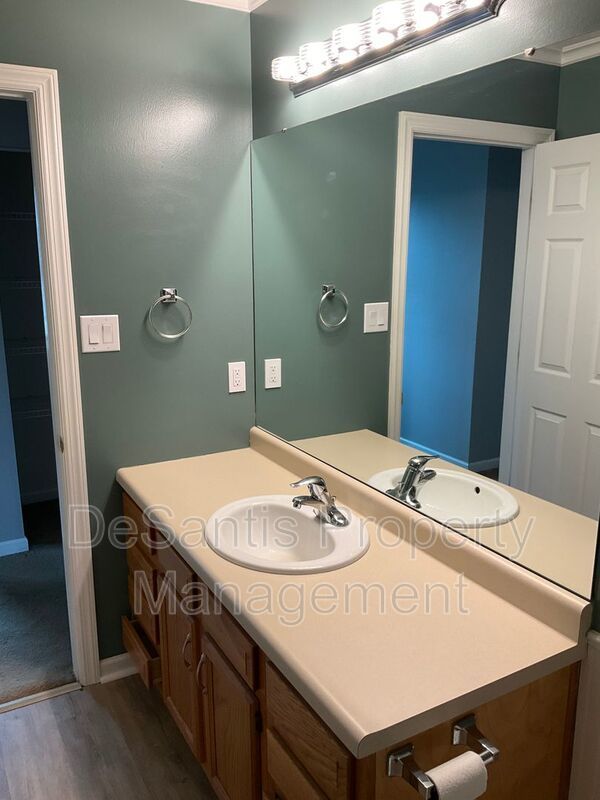Large 3 Bedroom 2.5 bath townhome with additional finished room. property image