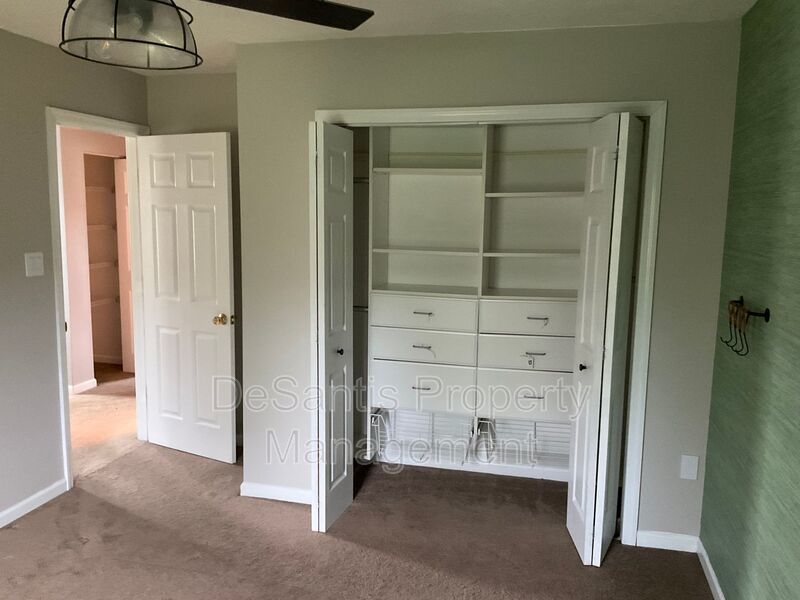 Large 3 Bedroom 2.5 bath townhome with additional finished room. property image