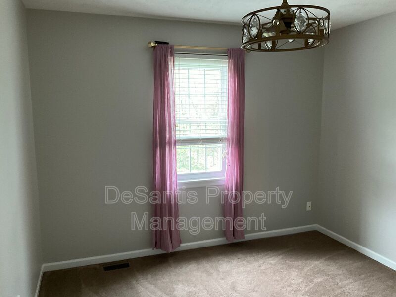 Large 3 Bedroom 2.5 bath townhome with additional finished room. property image