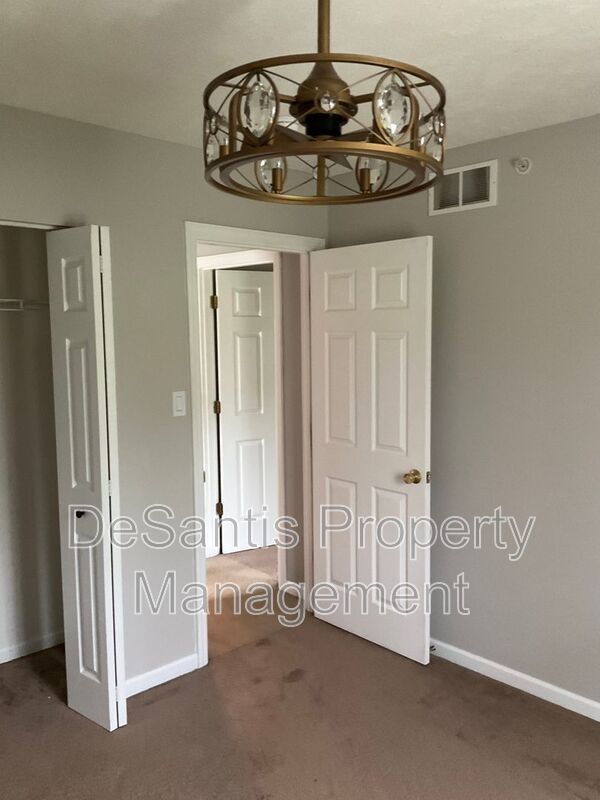 Large 3 Bedroom 2.5 bath townhome with additional finished room. property image
