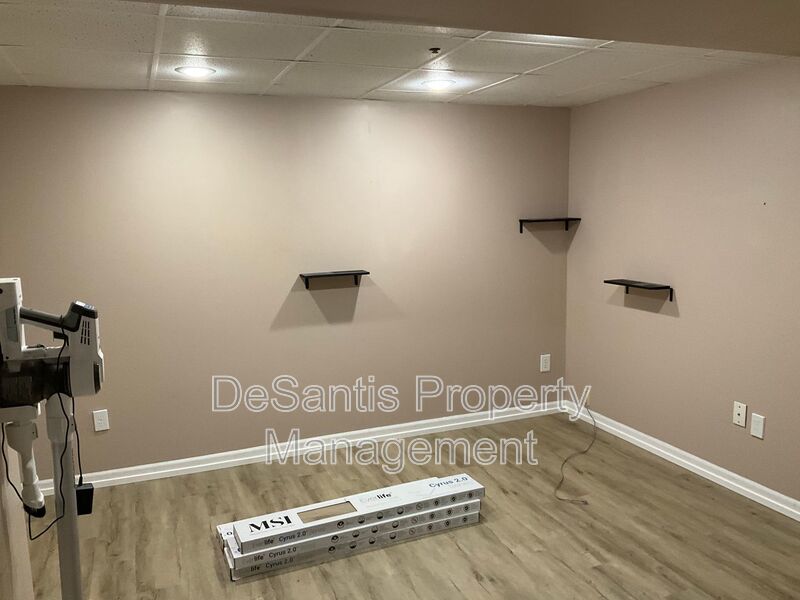 Large 3 Bedroom 2.5 bath townhome with additional finished room. property image