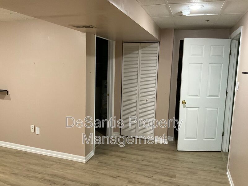 Large 3 Bedroom 2.5 bath townhome with additional finished room. property image