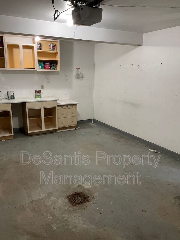 Large 3 Bedroom 2.5 bath townhome with additional finished room. property image