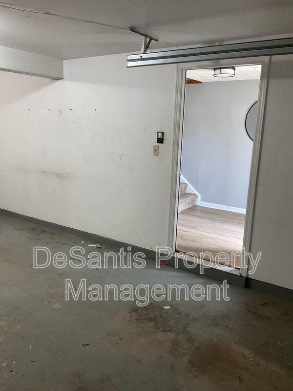 Large 3 Bedroom 2.5 bath townhome with additional finished room. property image