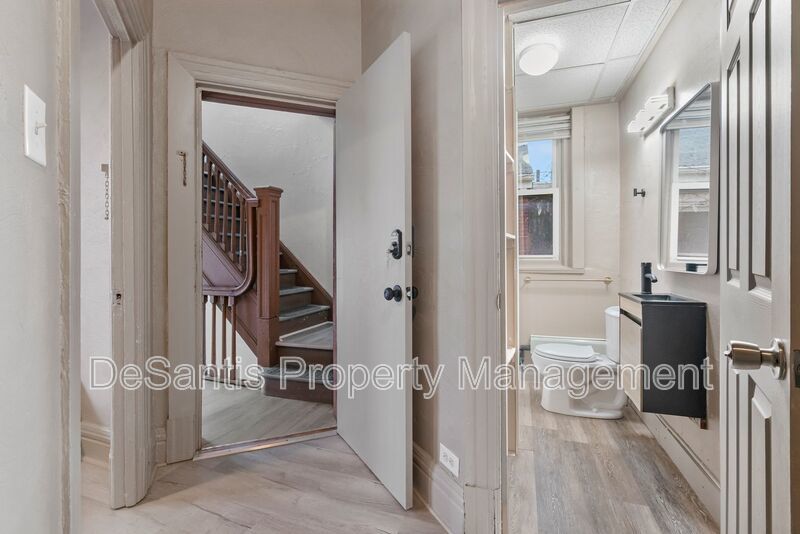 Spacious 2 Bed / 1 Bath in Desirable Bloomfield property image