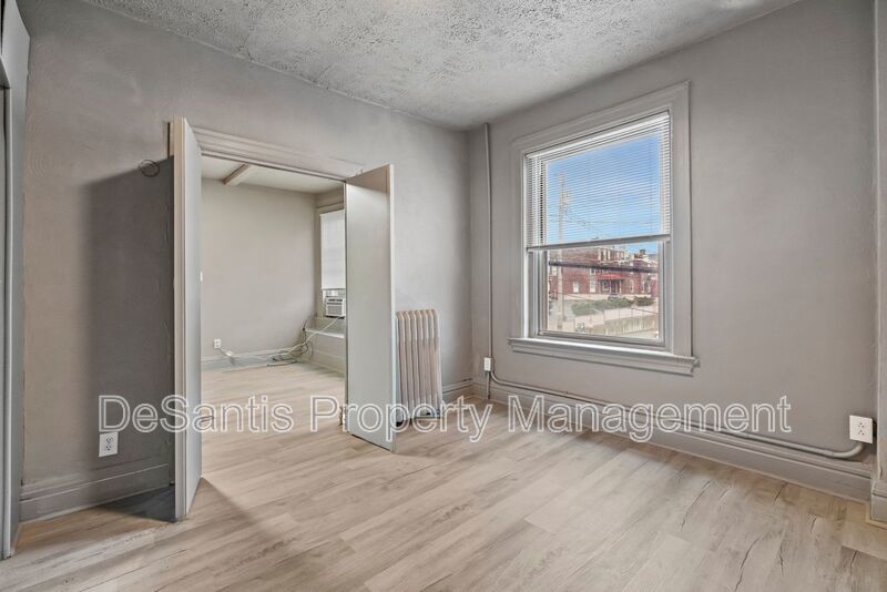 Spacious 2 Bed / 1 Bath in Desirable Bloomfield property image
