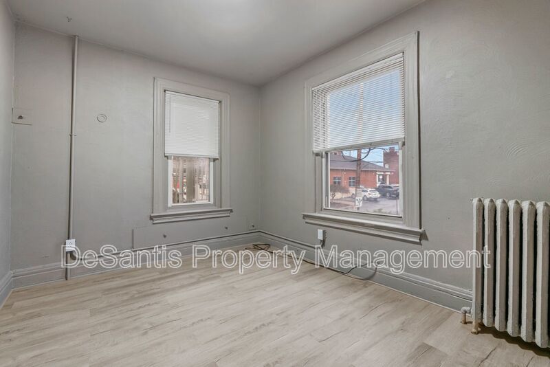 Spacious 2 Bed / 1 Bath in Desirable Bloomfield property image