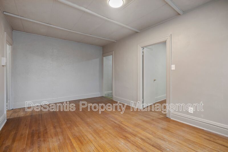 Spacious 2 Bed / 1 Bath in Desirable Bloomfield property image