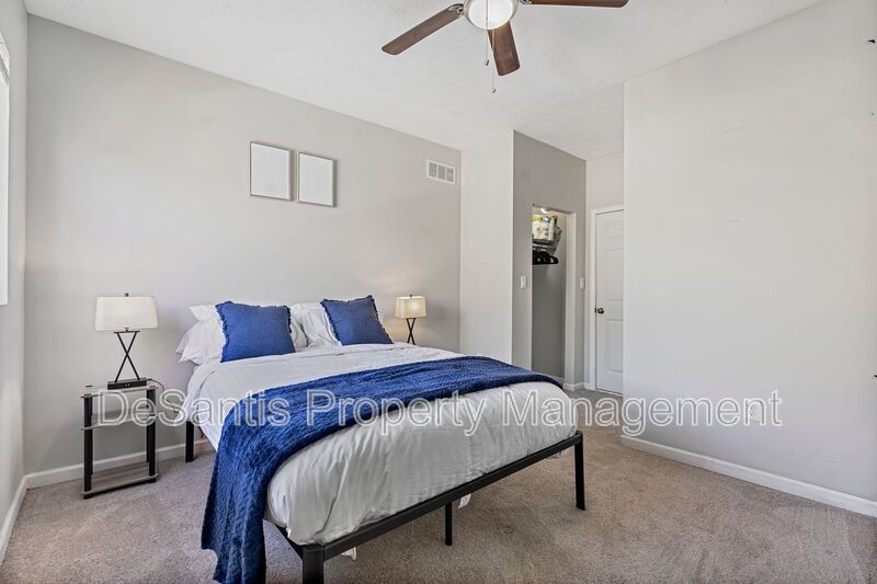 Recently Updated 2 Bed 1 Bath Apartment in Troy Hill! AVAILABLE 6/12/26 property image