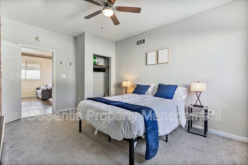 Recently Updated 2 Bed 1 Bath Apartment in Troy Hill! AVAILABLE 6/12/26 property image