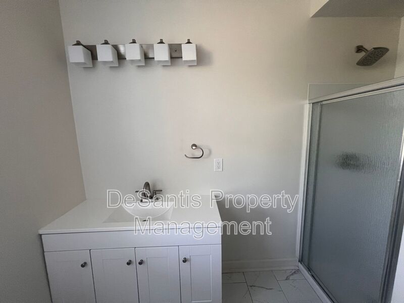 Beaver - 1 Bed 1 Bath - Just Renovated property image