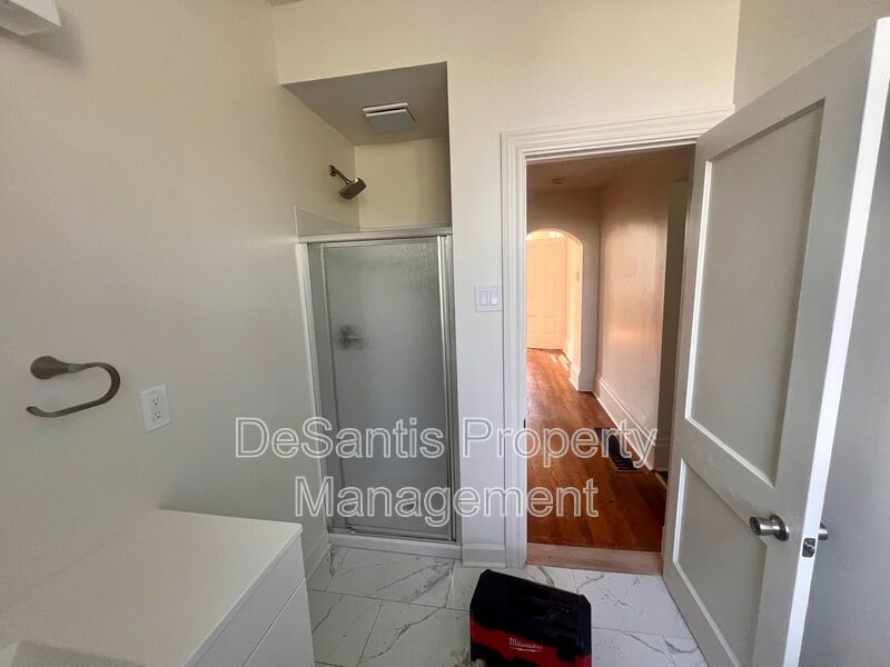 Beaver - 1 Bed 1 Bath - Just Renovated property image