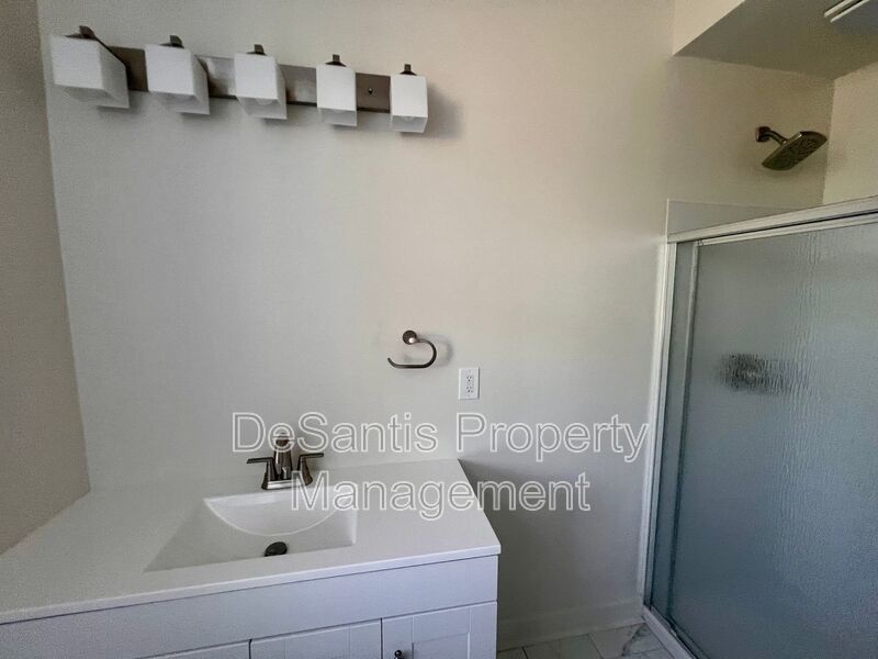 Beaver - 1 Bed 1 Bath - Just Renovated property image