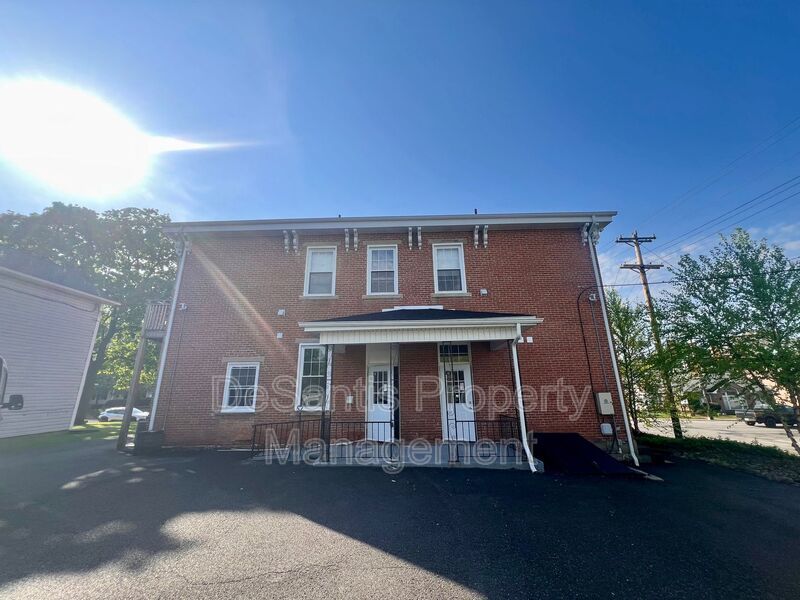 Beaver - 1 Bed 1 Bath - Just Renovated property image