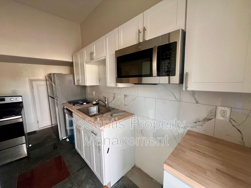 Beaver - 1 Bed 1 Bath - Just Renovated property image