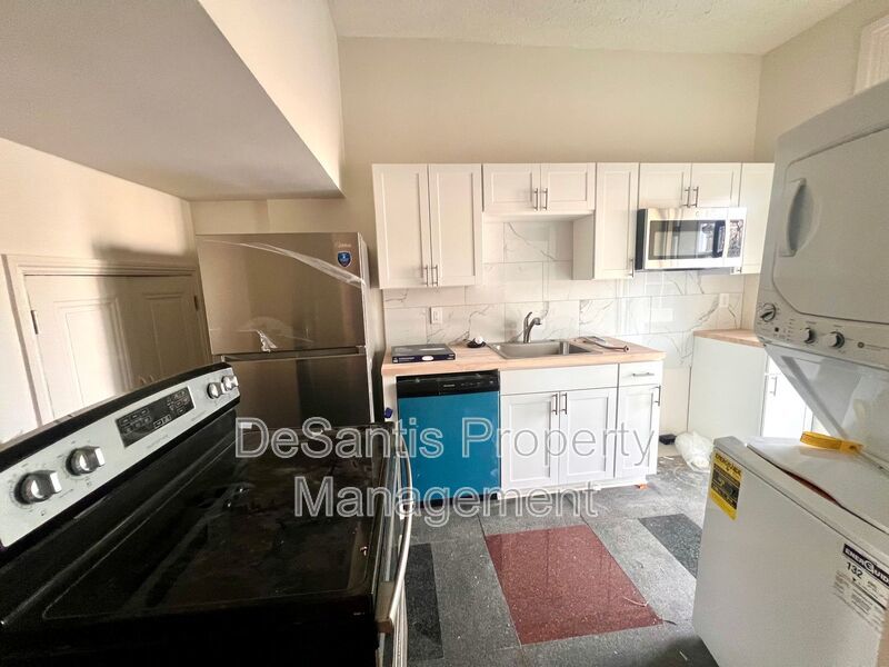 Beaver - 1 Bed 1 Bath - Just Renovated property image