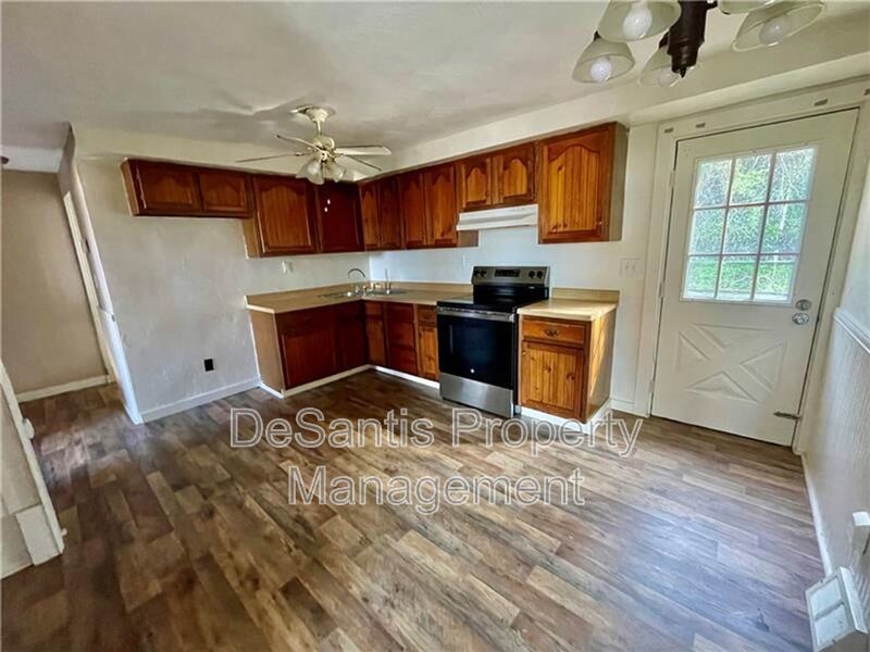 2 bedroom 2 bath home in Glassport property image