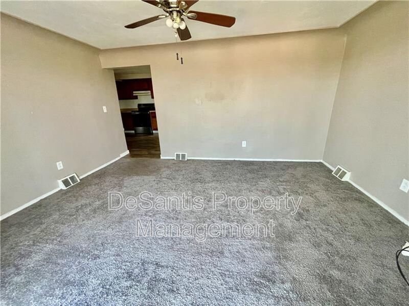 2 bedroom 2 bath home in Glassport property image