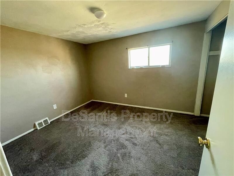 2 bedroom 2 bath home in Glassport property image