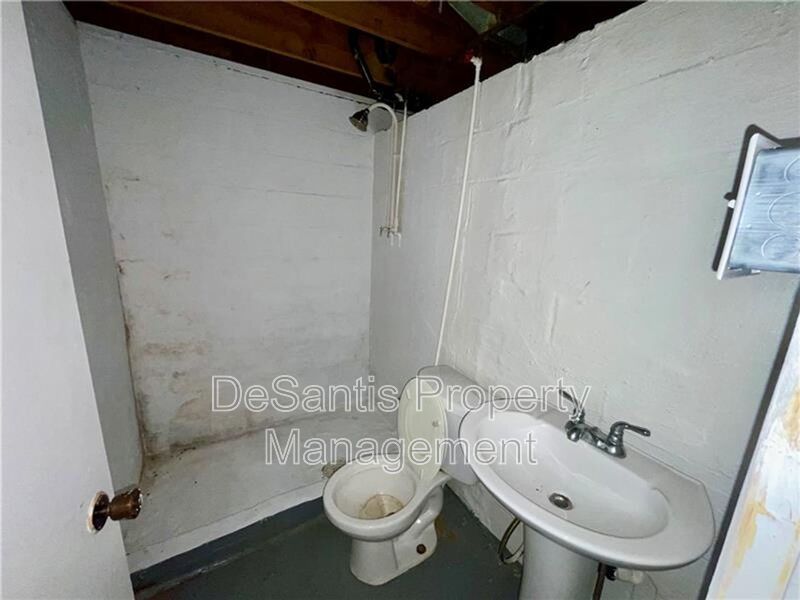 2 bedroom 2 bath home in Glassport property image