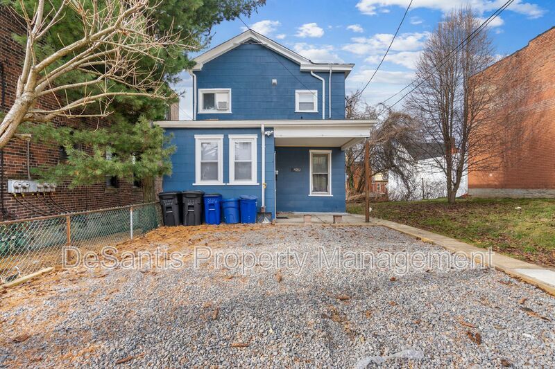 Recently Renovated 2 Bed 1 Bath Apartment in Oakland! property image