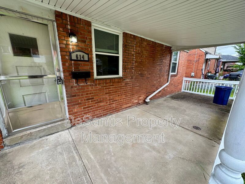Charming 4 Bed 1.5 Bath house with BRAND NEW KITCHEN!!! property image