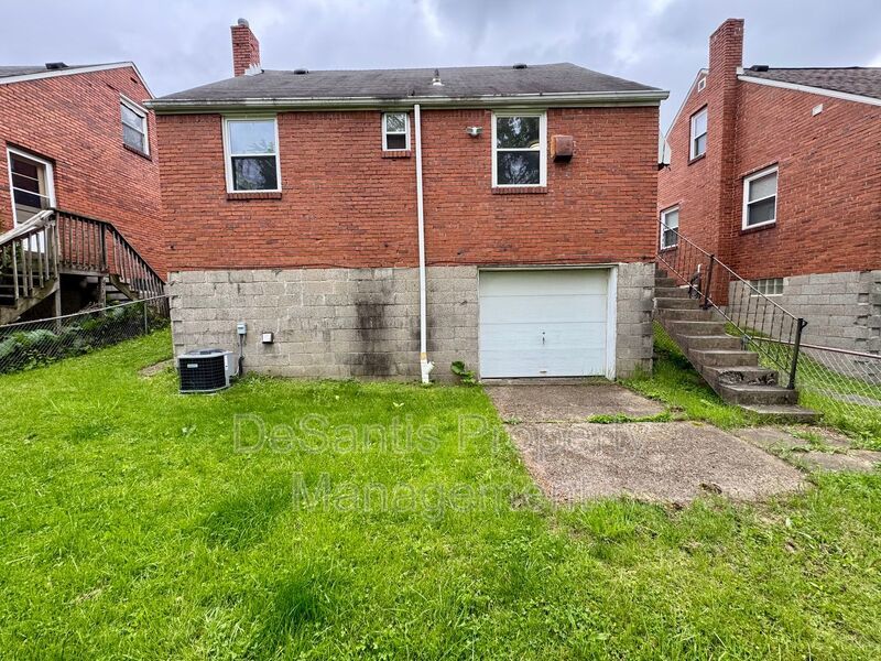 Charming 4 Bed 1.5 Bath house with BRAND NEW KITCHEN!!! property image