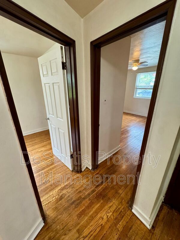 Charming 4 Bed 1.5 Bath house with BRAND NEW KITCHEN!!! property image