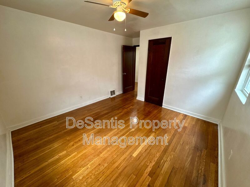 Charming 4 Bed 1.5 Bath house with BRAND NEW KITCHEN!!! property image