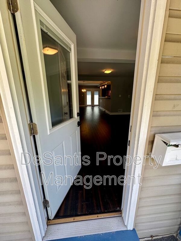 Open Concept 3 Bed 1.5 Bath in Swissville! property image
