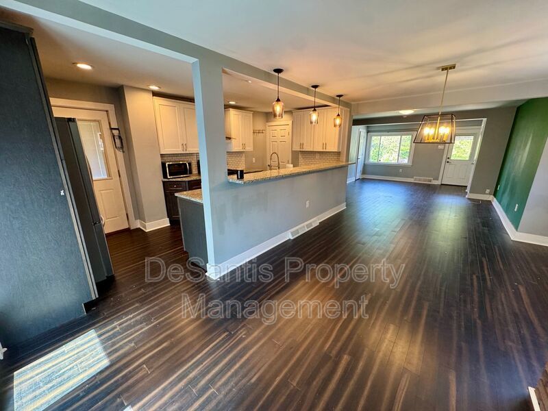 Open Concept 3 Bed 1.5 Bath in Swissville! property image