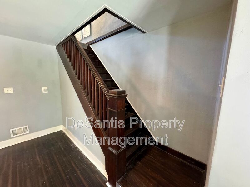 Open Concept 3 Bed 1.5 Bath in Swissville! property image
